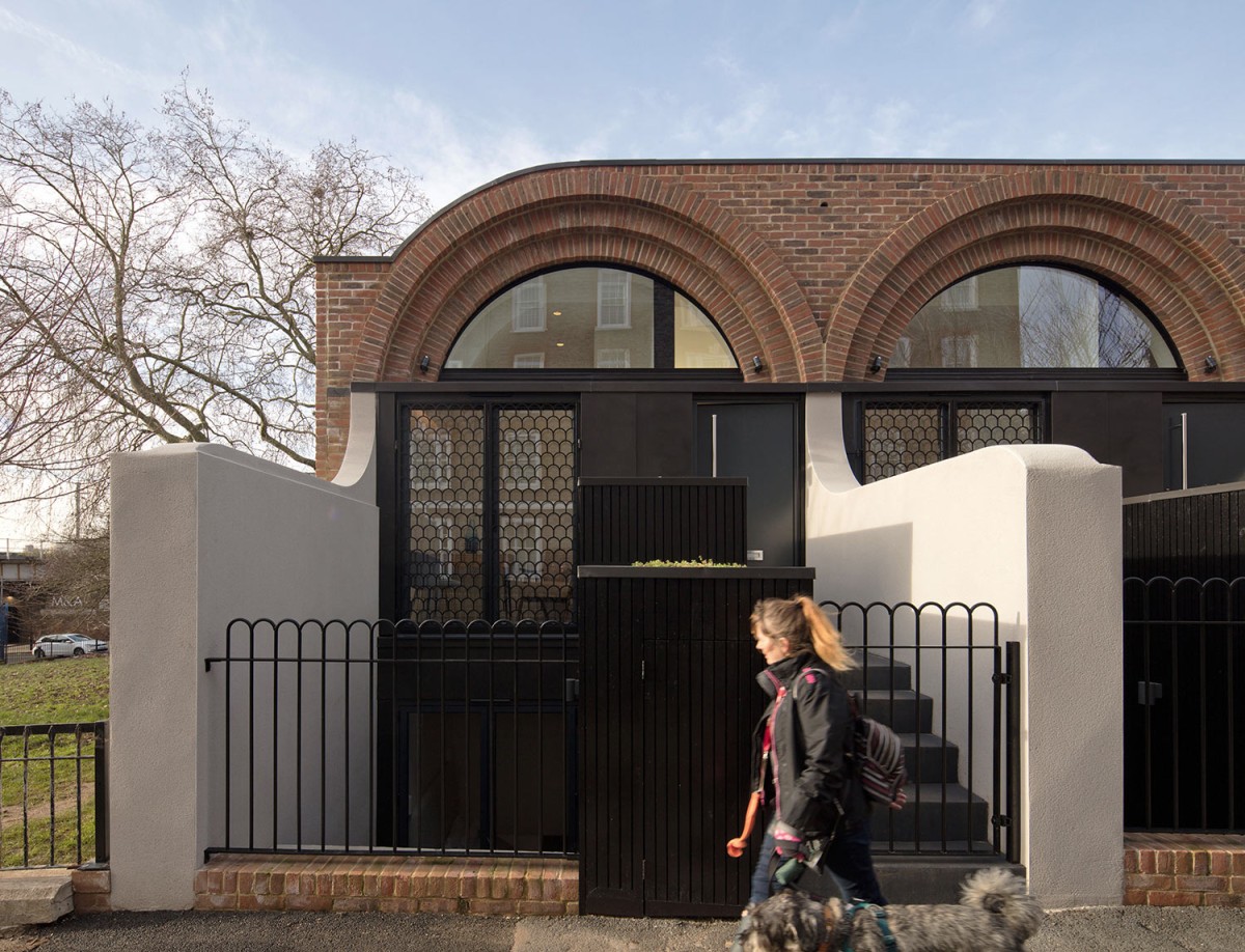 Entrada a una de las viviendas