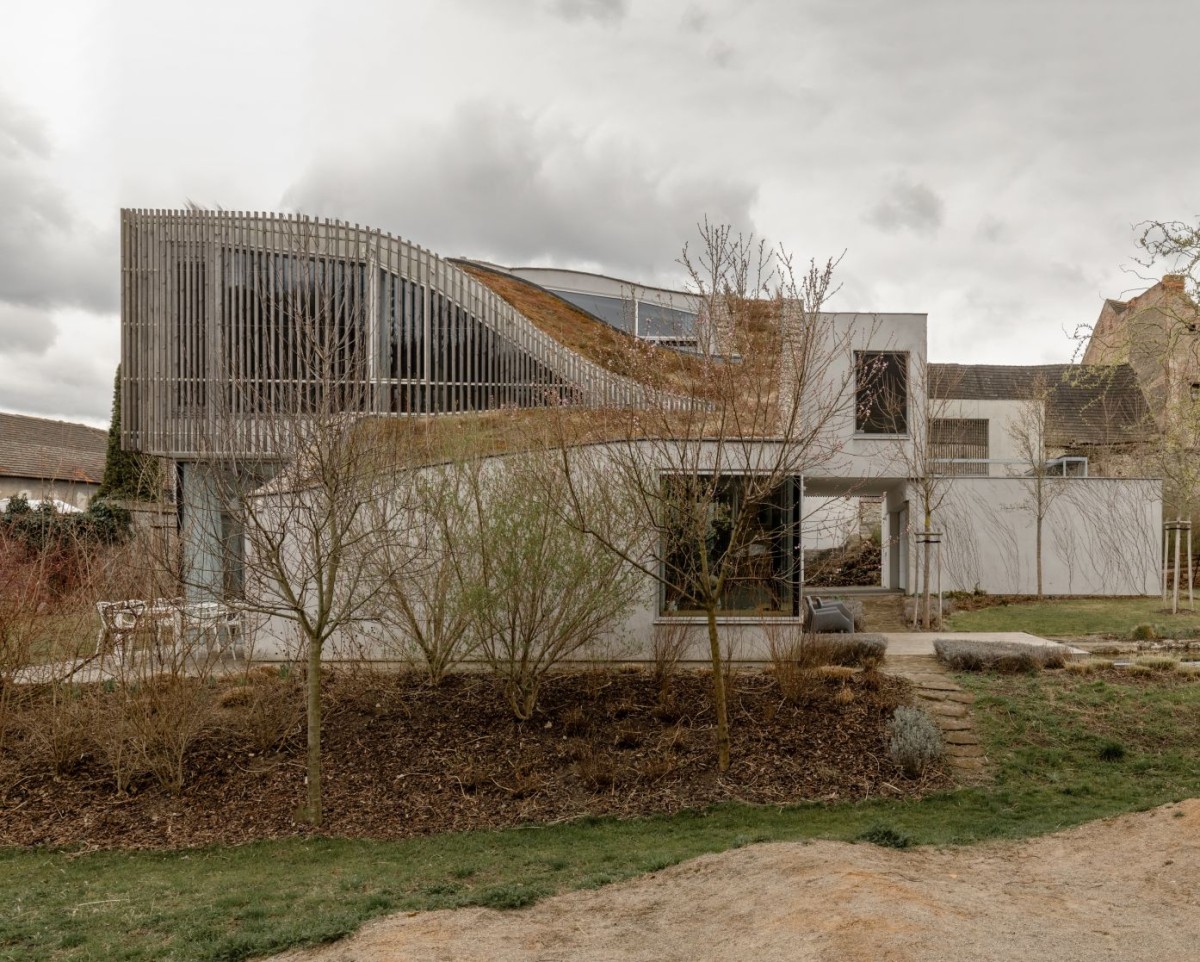 La forma de colina sobre el techo