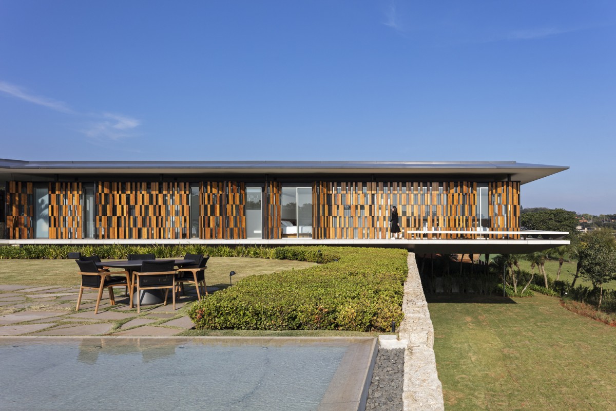 Exterior con jardín
