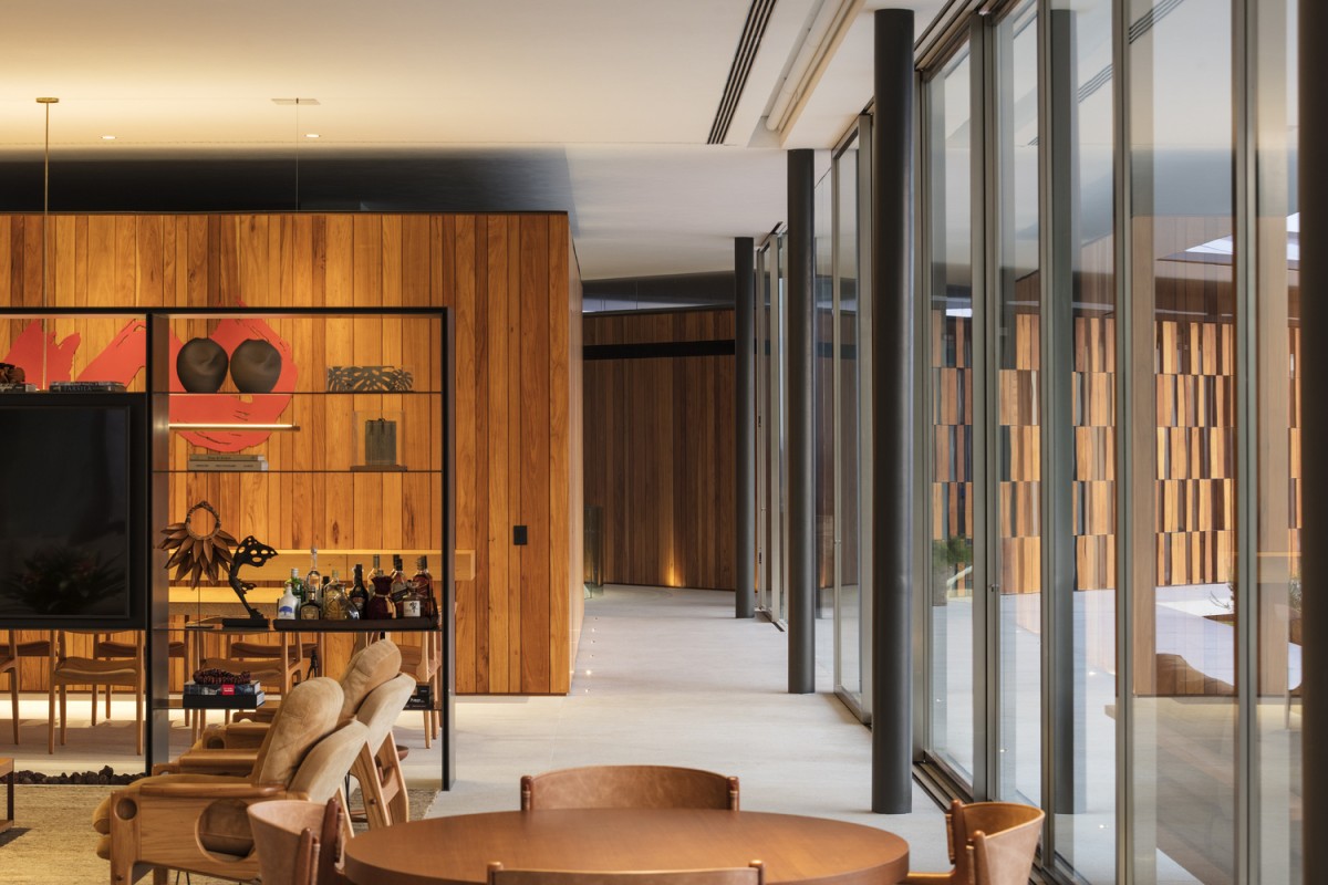 Salón con ventanales