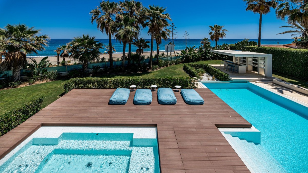 Beachfront property for sale Golden Mile Marbella
