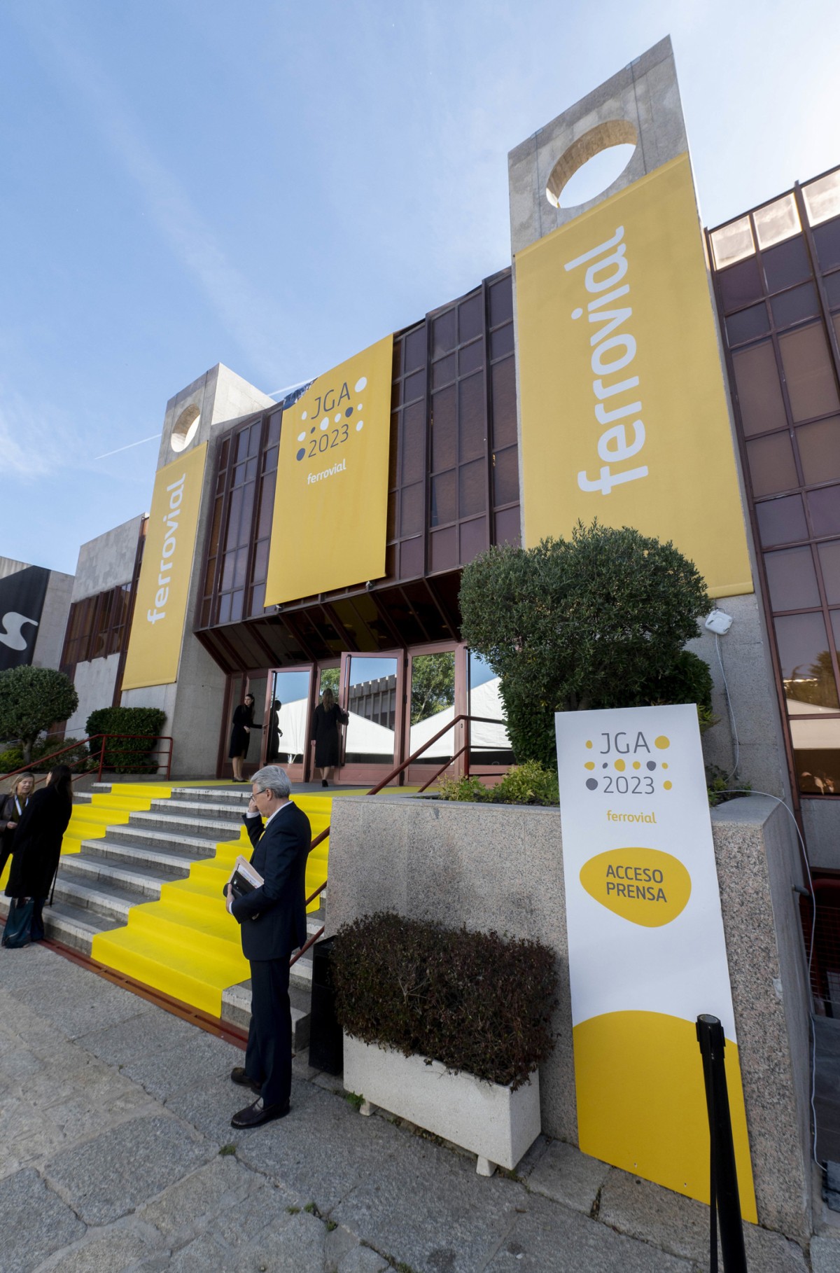 Archivo - Exterior del auditorio ONCE antes de que comience la segunda convocatoria de la Junta General Ordinaria de Accionistas de Ferrovial