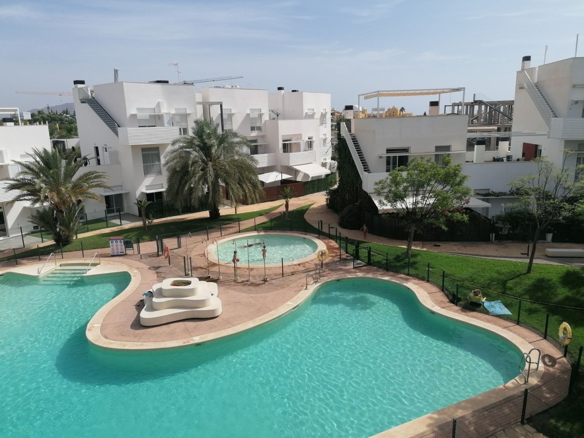 Pis a Almeria amb un 25% de descompte / idealista