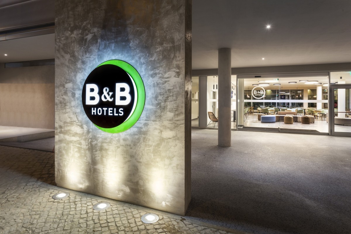 B&B