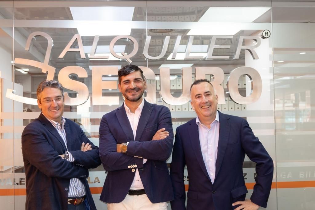 Antonio Carroza, presidente de Alquiler Seguro, David Caraballo, director general, y Sergi Gargallo, vicepresidente