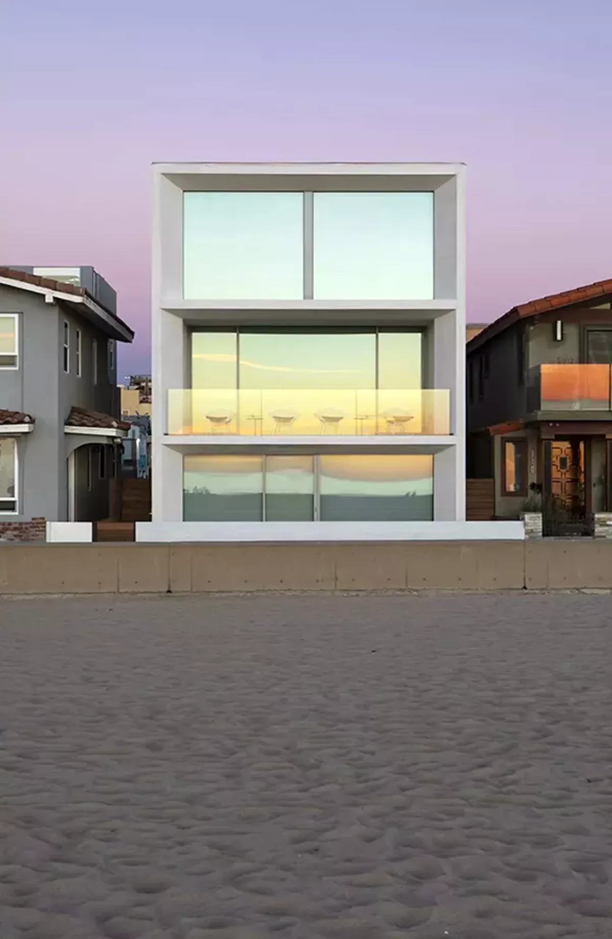 Fachada en la playa