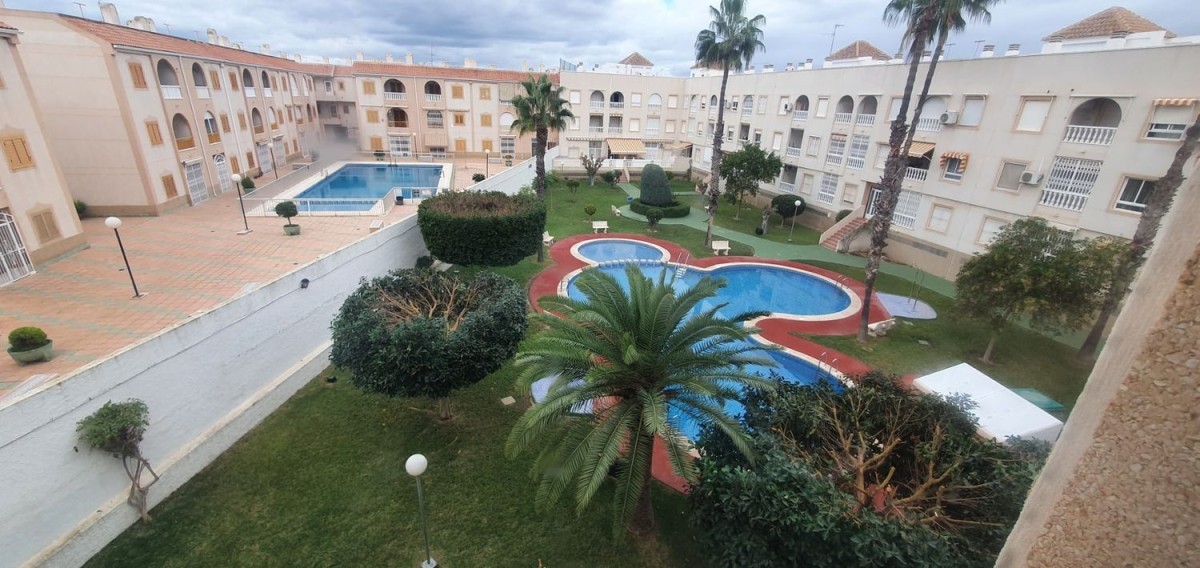 Àtic a la venda a Torrevieja, Alacant per 60.000 euros / idealista