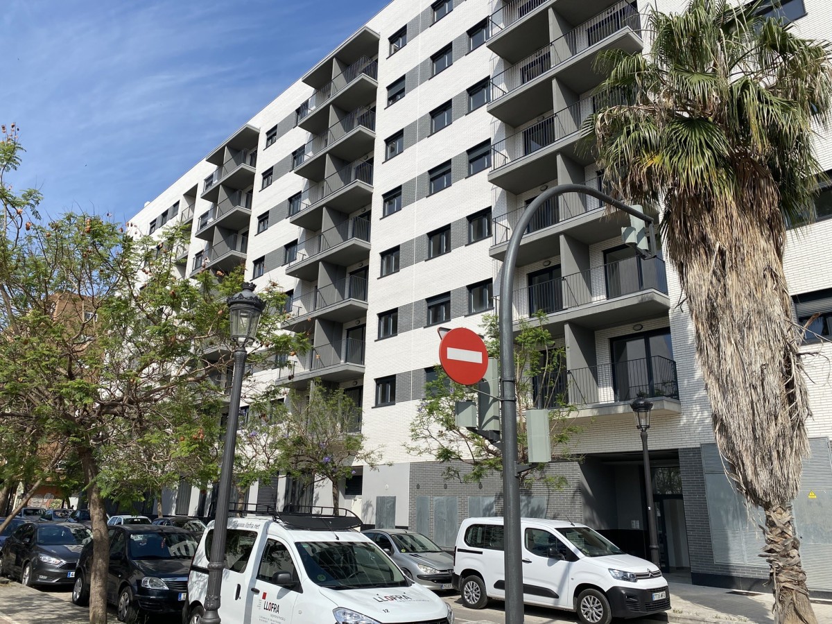 Archivo - Edificio vivienda municipal