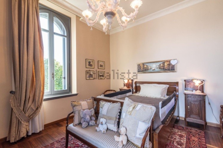 In vendita una meravigliosa villa liberty sul Lago Maggiore 