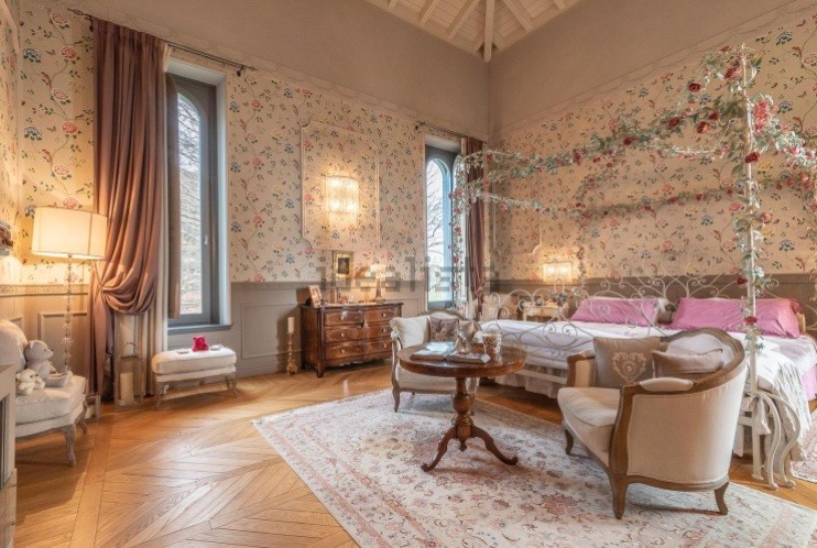 In vendita una meravigliosa villa liberty sul Lago Maggiore 