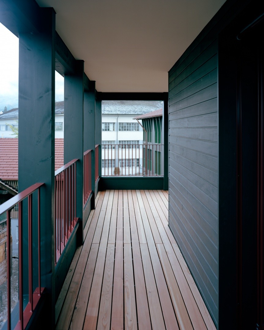 Exterior oscuro