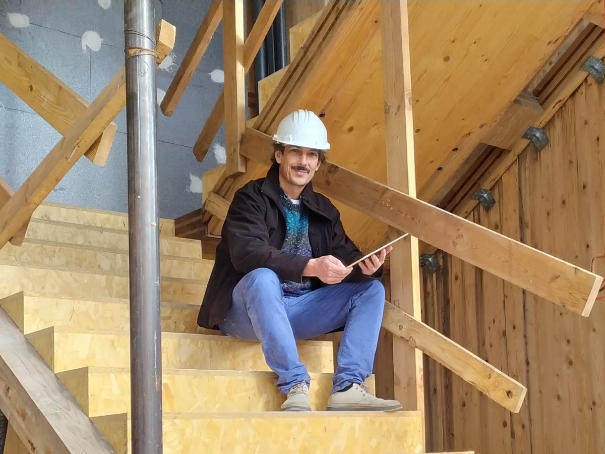 Iñaki Alonso en la obra del cohousing