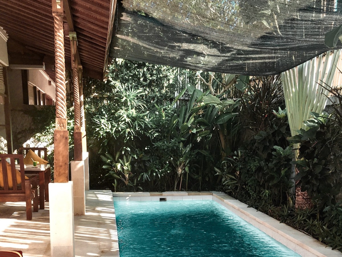 How to create a swimming pool in the garden