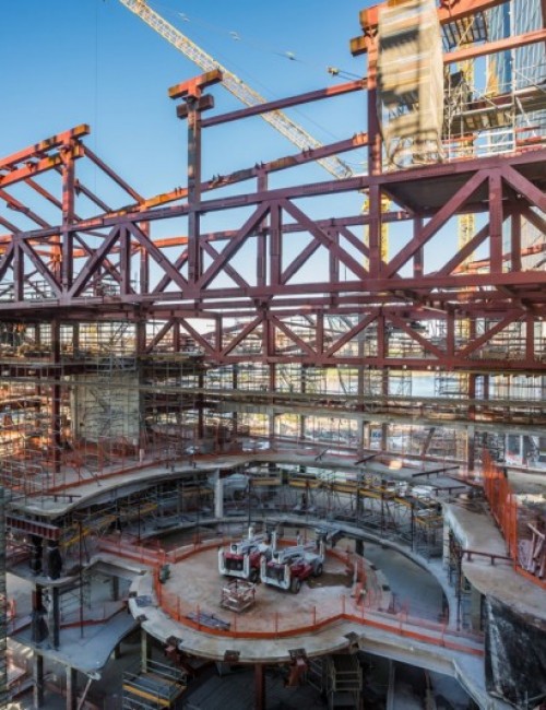 Interior de la torre durante la construcción