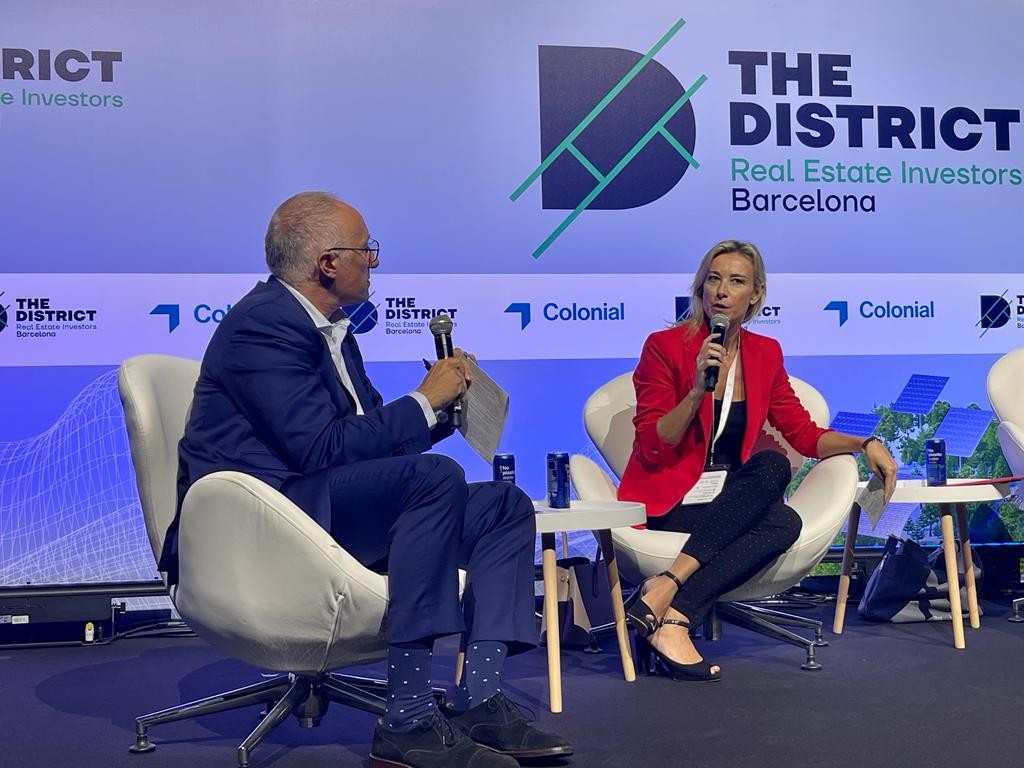 Anna Gener en The District