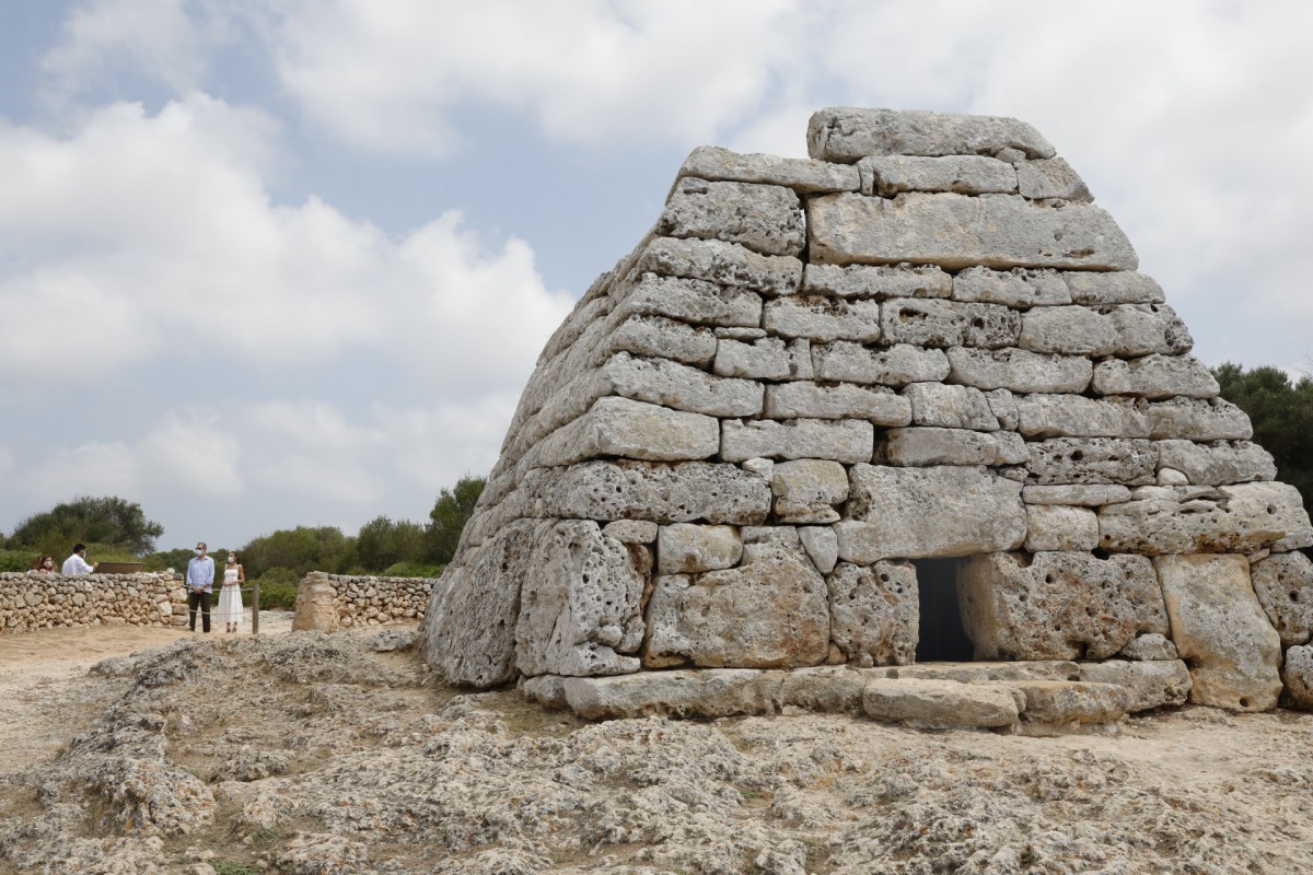 Navalots, the houses of the dead that we can visit in Menorca