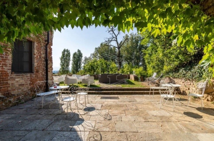 castello conti biandrate