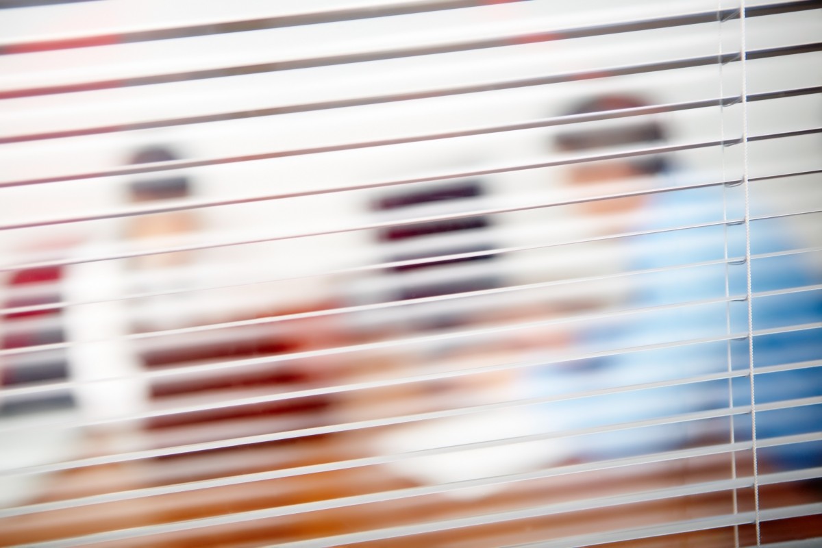 Entrada de Hacienda en una oficina