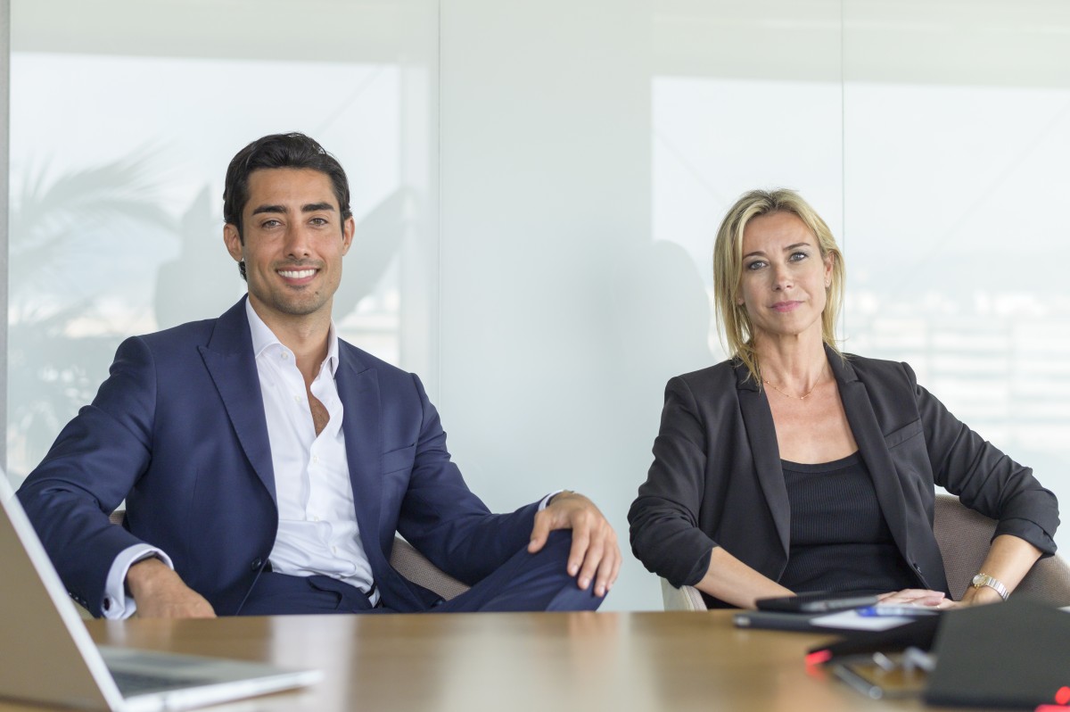 Pablo Balea, director de residencial en Savills Barcelona y Anna Gener, CEO Savills Barcelona.