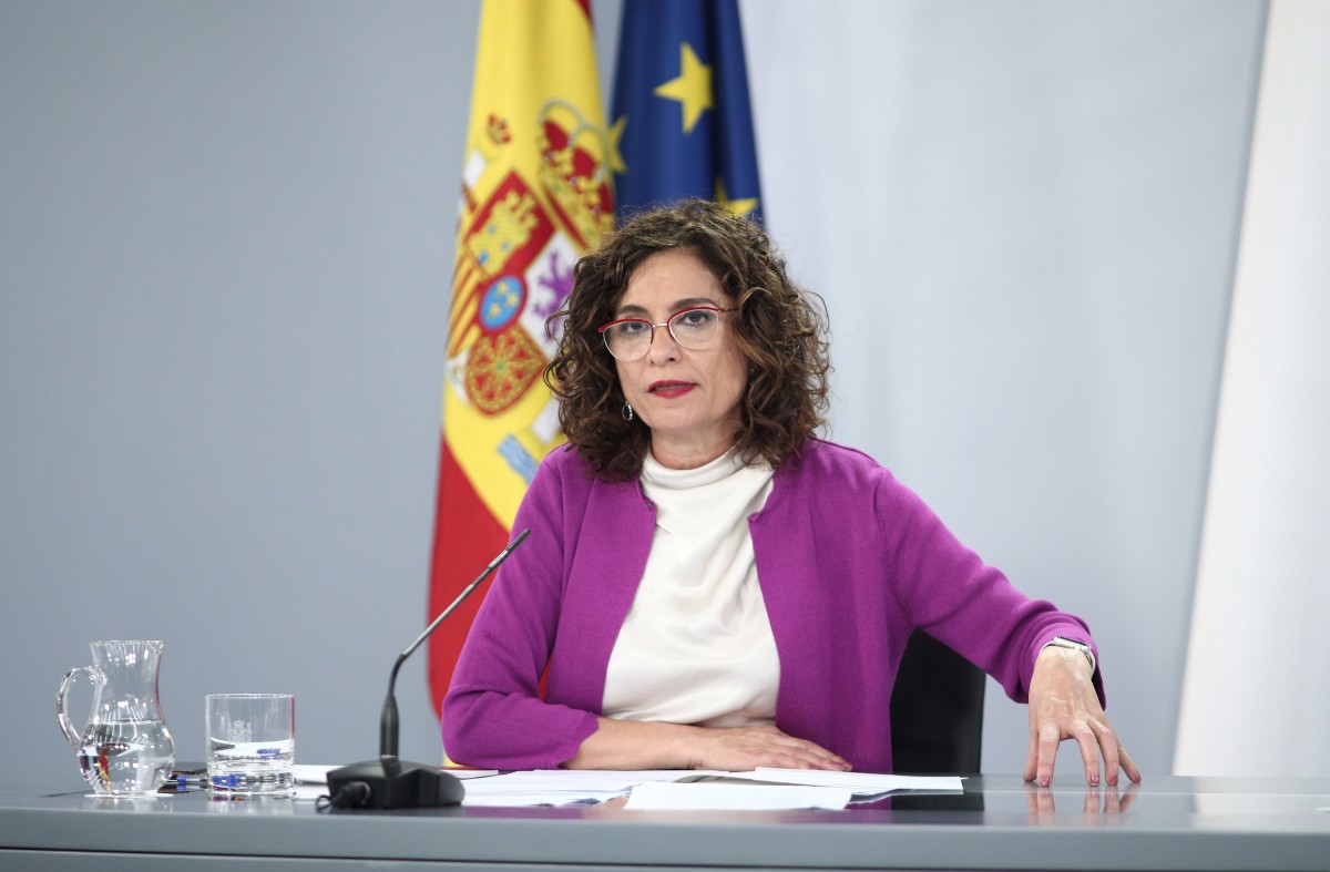 Archivo - La ministra de Hacienda y portavoz del Gobierno, María Jesús Montero, durante su intervención en la rueda de prensa posterior al primer Consejo de Ministros celebrado tras el final del estado de alarma, en Madrid (España), a 23 de junio de 2020.