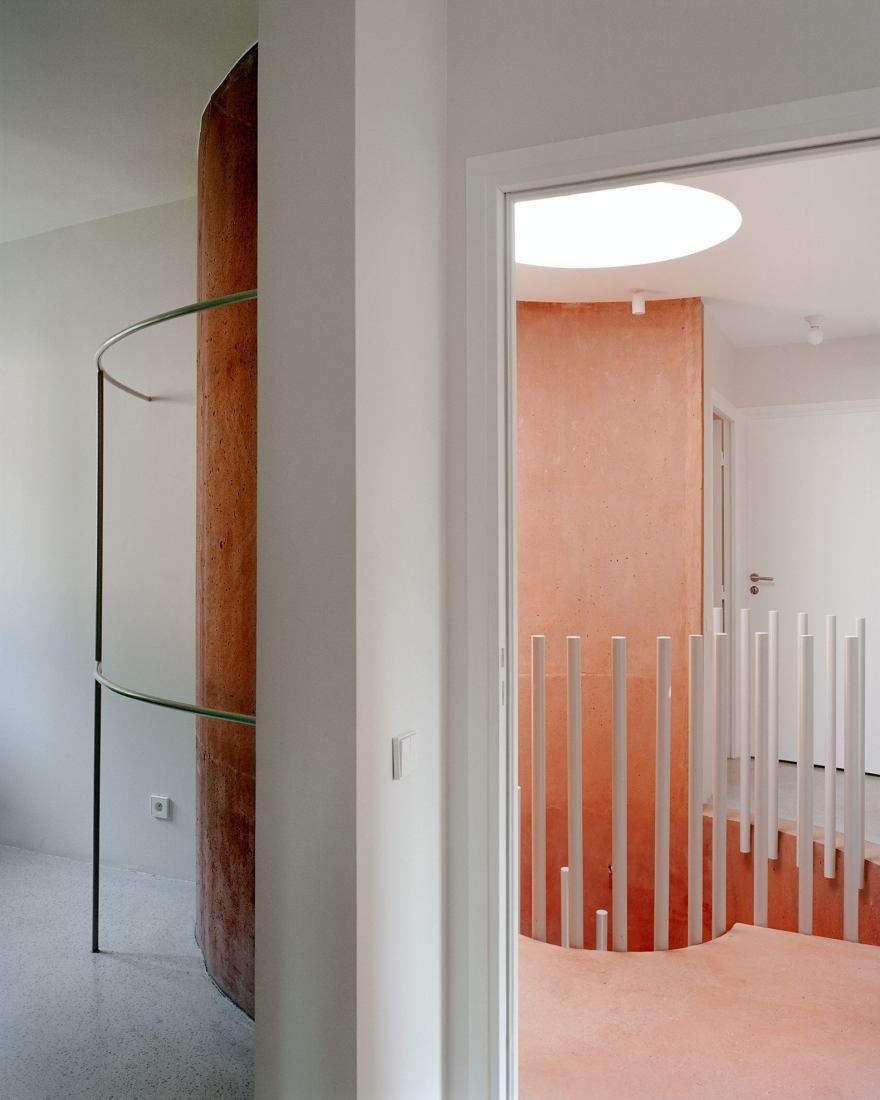 Escaleras y planta superior