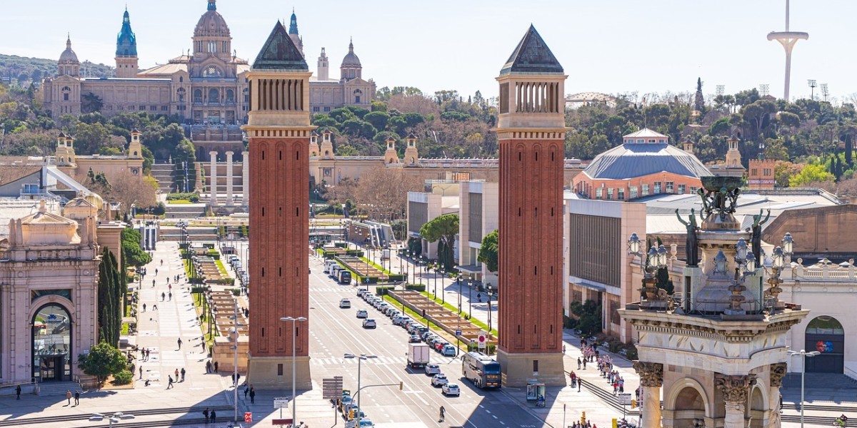 Living in Valencia: pros and cons, best areas and quality of life