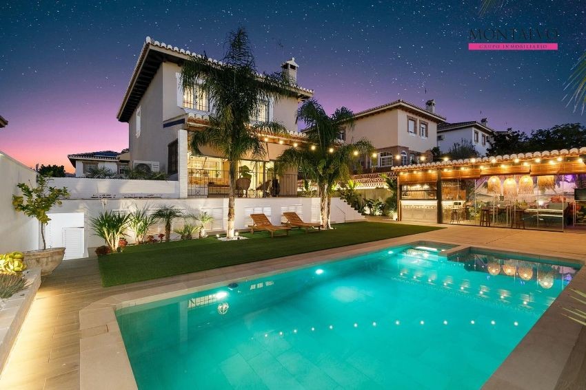 Chalet independiente en venta en Granada