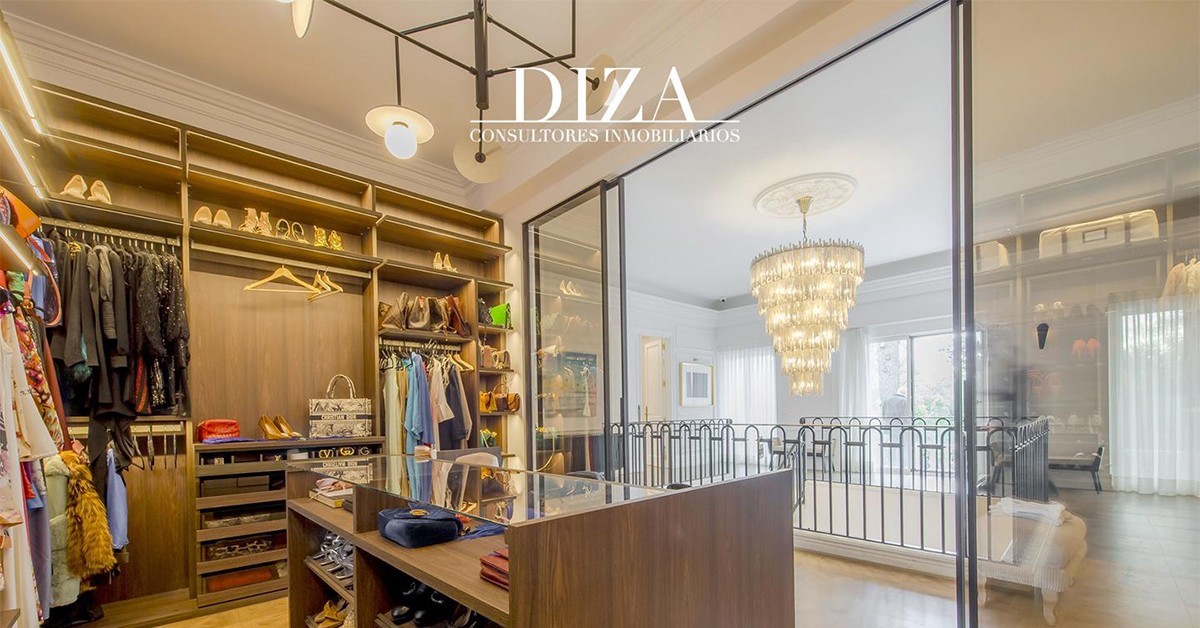 Mansion for sale with materials from a former palace in one of Madrid's most luxurious areas