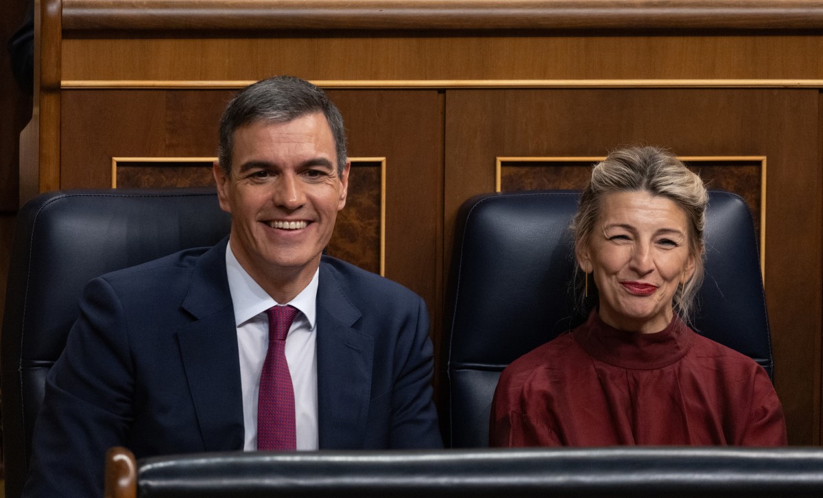 El presidente del Gobierno, Pedro Sánchez y la vicepresidenta segunda y ministra de Trabajo, Yolanda Díaz