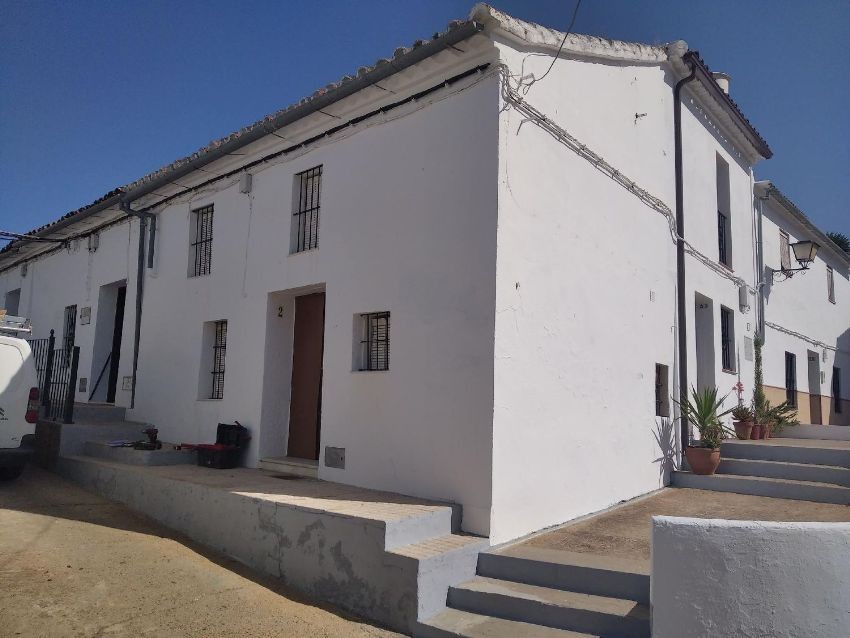 Chalet adosado en venta en Constantina