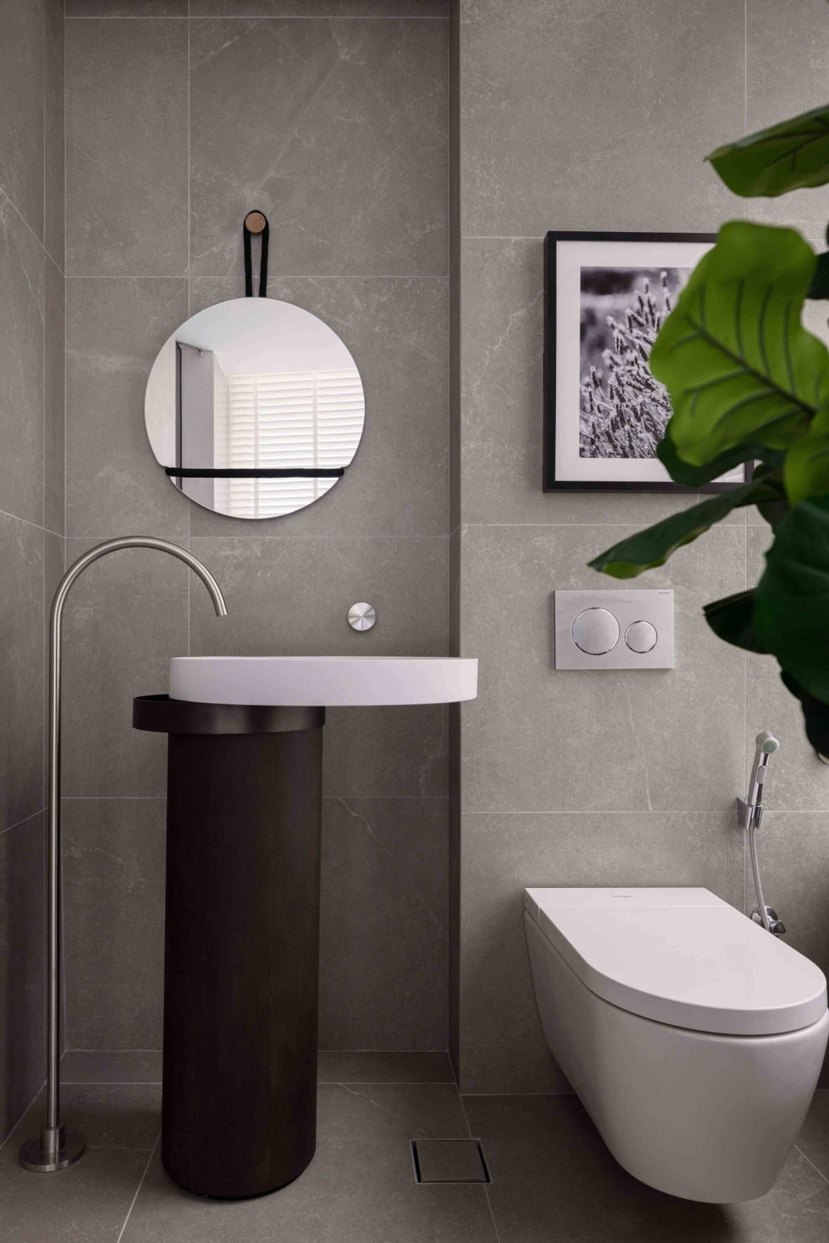 Cuarto de baño oscuro