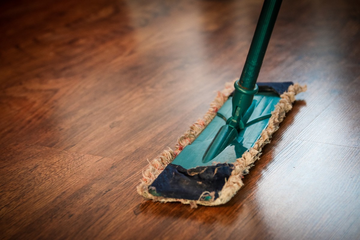 Cómo limpiar suelo laminado después de una obra paso a paso