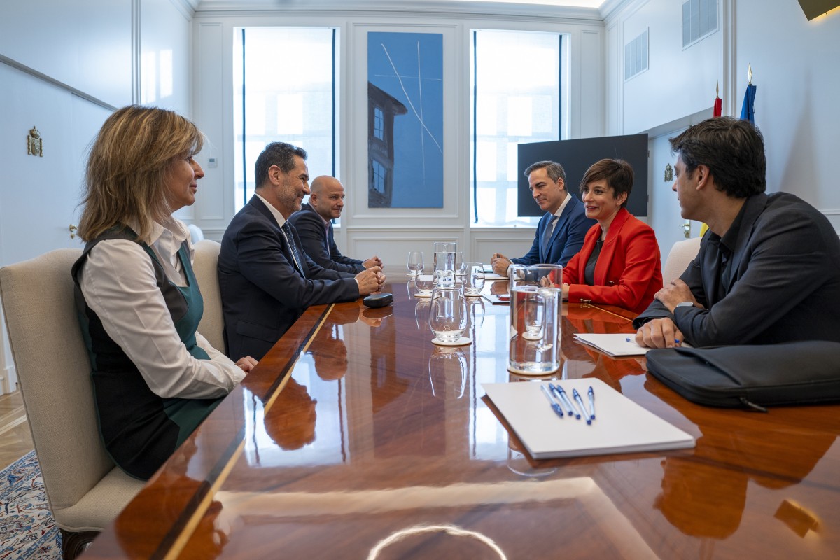 Archivo - La ministra de Vivienda y Agenda Urbana, Isabel Rodríguez, se reúne con la Asociación de Promotores Constructores de España (APCE), la Asociación Promotores Immobiliarios de Madrid (Asprima) y el APCE Cataluña. En Madrid, a 1 de febrero de 2024.