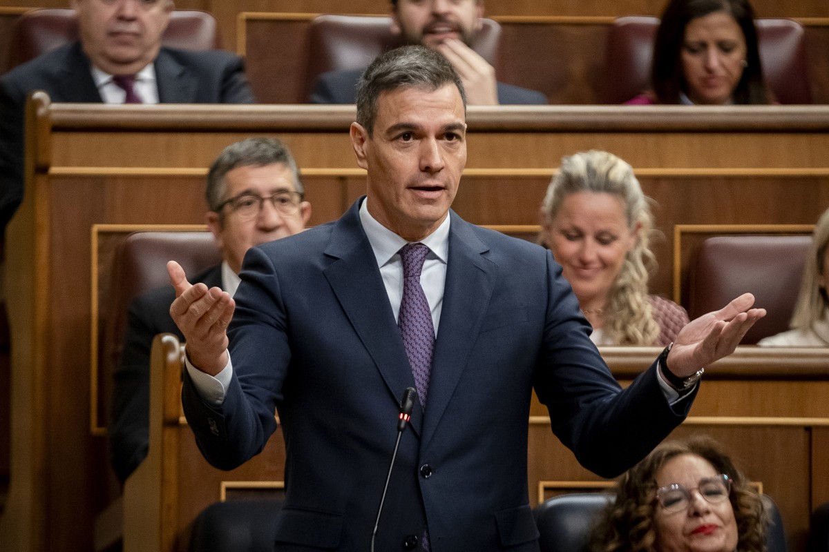El presidente del Gobierno, Pedro Sánchez, interviene durante la sesión plenaria en el Congreso de los Diputados, a 21 de febrero de 2024, en Madrid (España). 