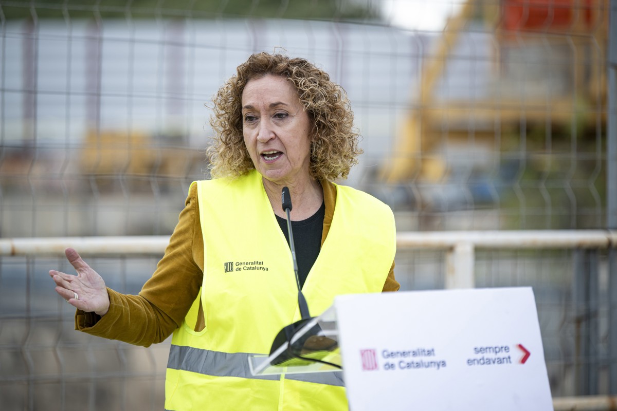 Archivo - La consellera de Territorio de la Generalitat, Ester Capella, ofrece una rueda de prensa