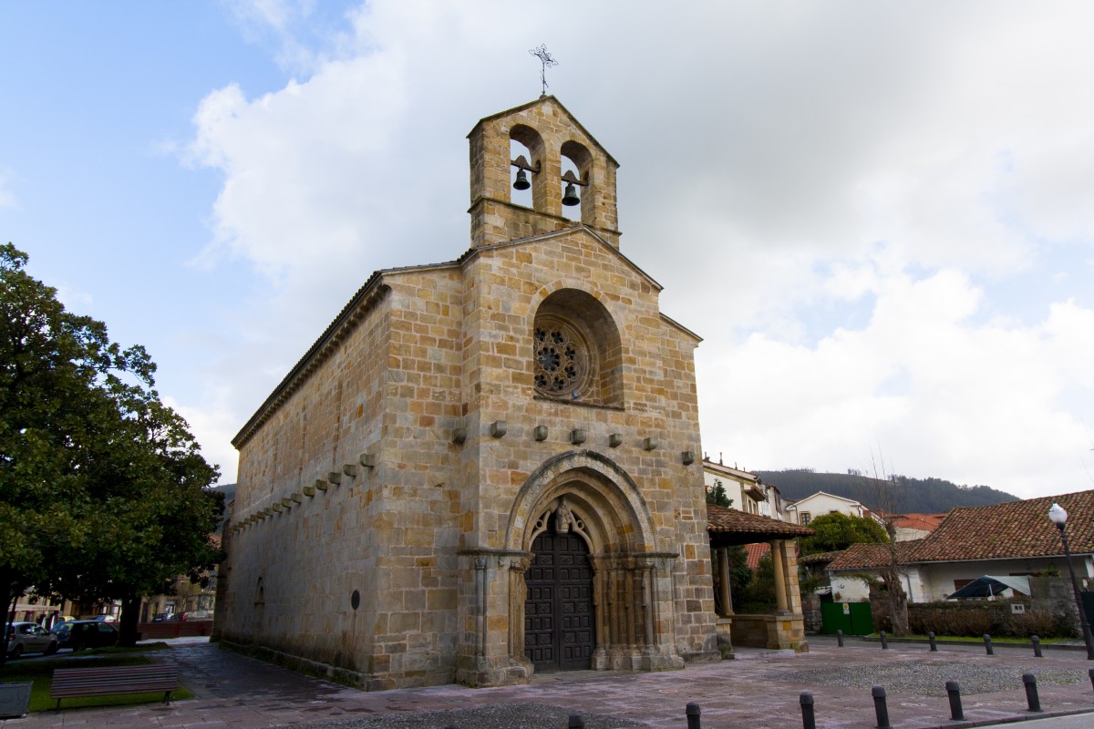 La iglesia de Santa María de la Oliva
