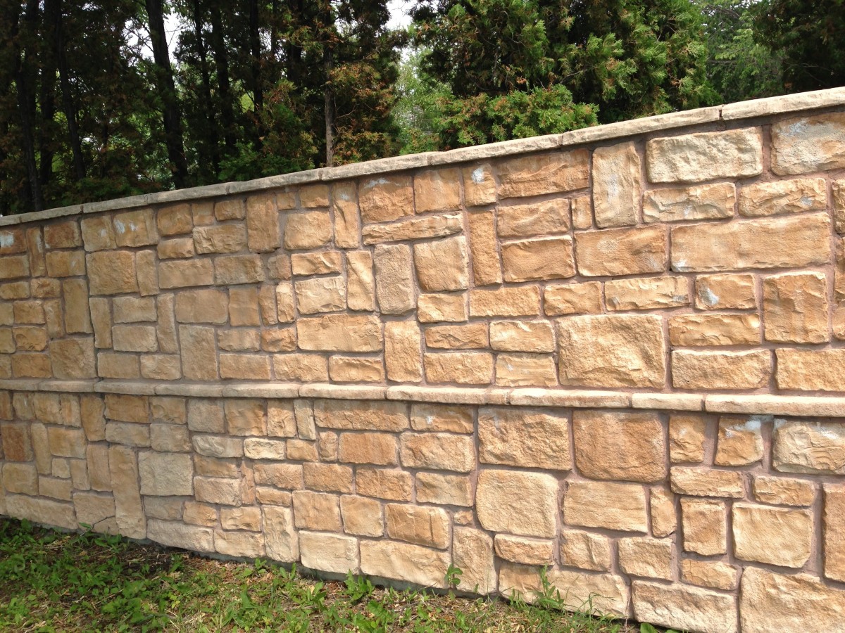 ¿Puedo poner una valla o muro exterior a la altura que quiera?