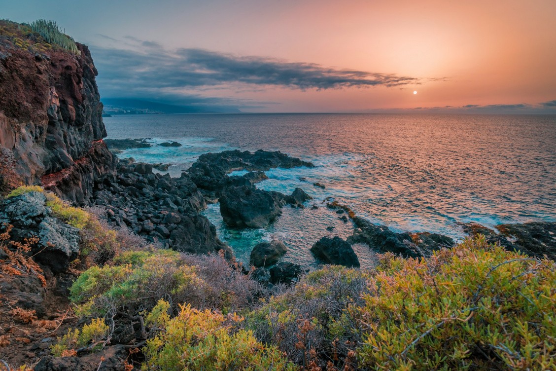 Fausto García-Menéndez pe Unsplash