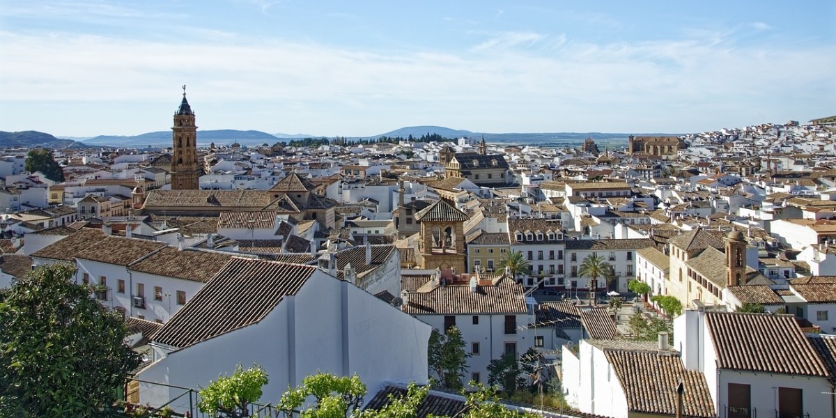 Living in Antequera: 4 reasons why you should choose to live there, what it is like and the cost of living