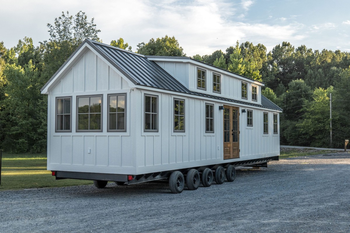 La casa Denali XL Bunkhouse es una de las viviendas sobre ruedas más grandes que existen en el mercado y necesita de un permiso para poder circular.