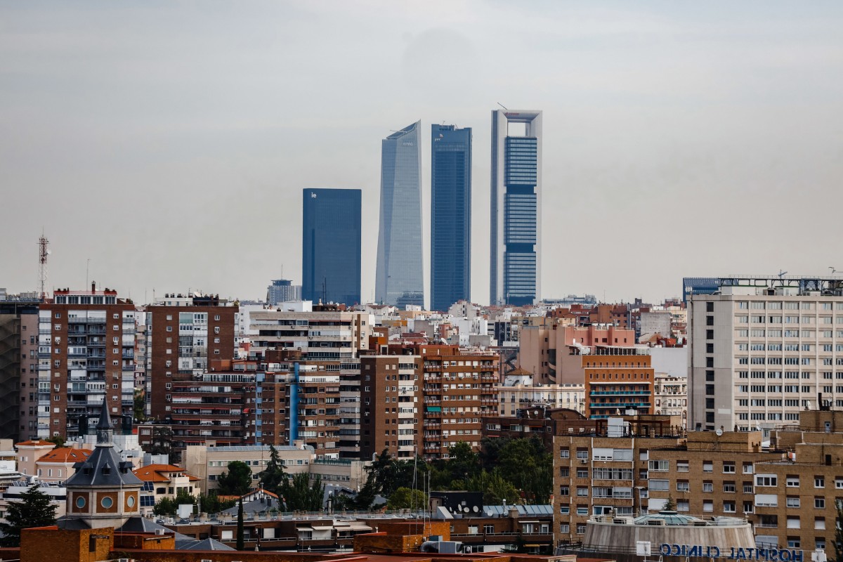 Archivo - Vista de las Cuatro Torres Business Area.