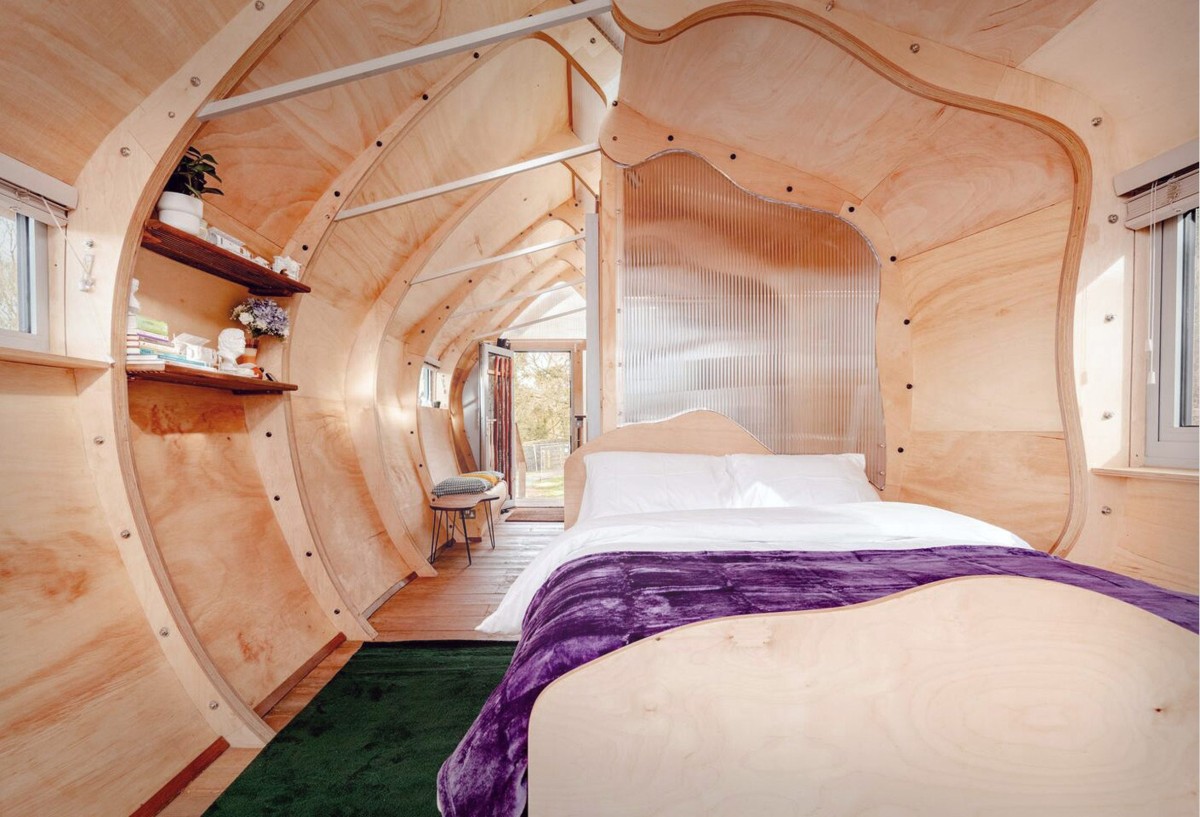 La cabina está compuesta por una costilla estructural de madera contrachapada de abedul.