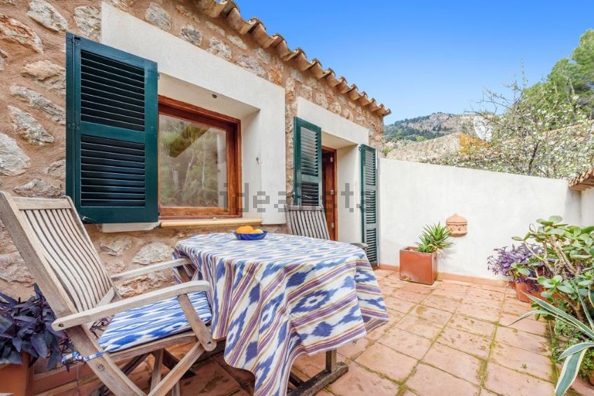 Chalet adosado en venta en Fornalutx