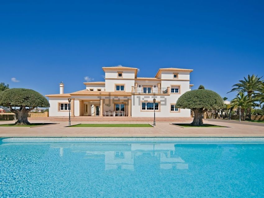Chalet independiente en venta en Calpe, Alicante