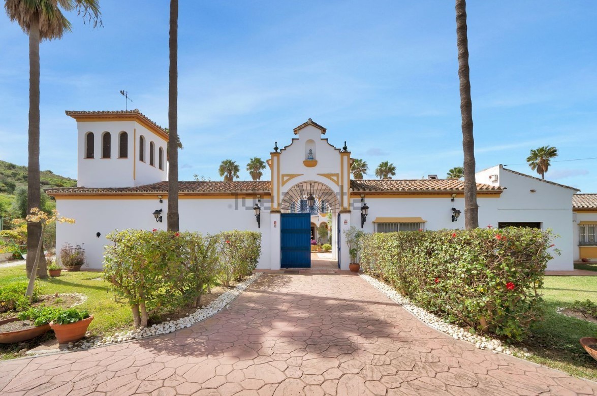 Exteriores del espectacular cortijo en Mijas (Málaga) que se vende por 3 millones