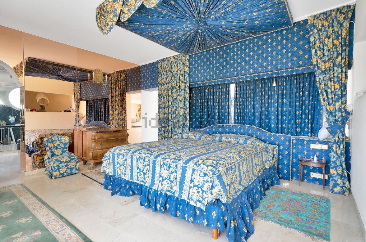 Dormitorio en el espectacular cortijo en Mijas (Málaga) que se vende por 3 millones