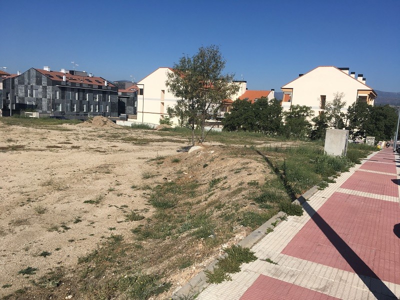 Suelo de Sareb en el extrarradio de Madrid