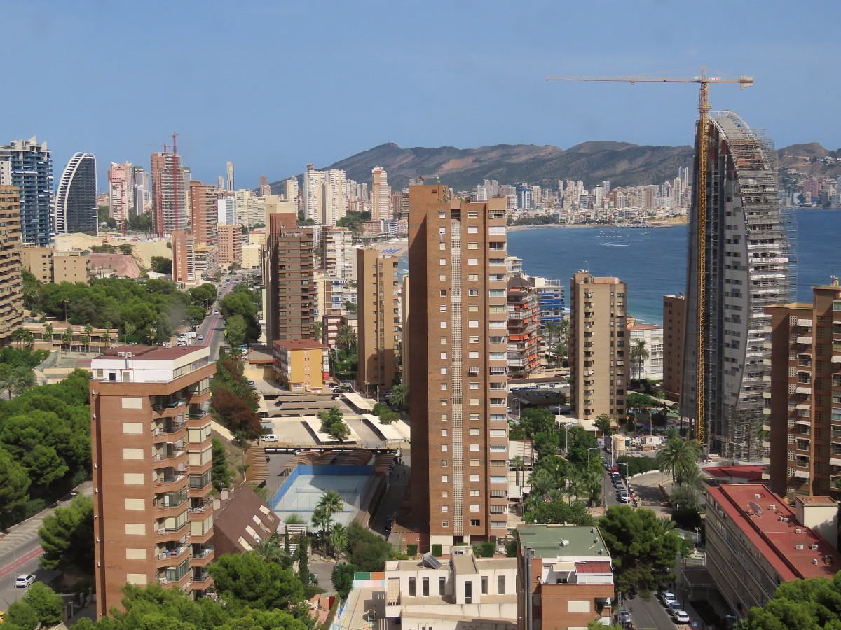 Los extranjeros vuelven a comprar más de 85.000 casas en España