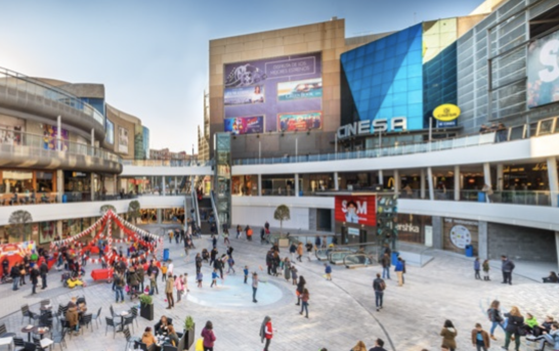 Un grupo valenciano compra por 140 millones los centros comerciales de ASG