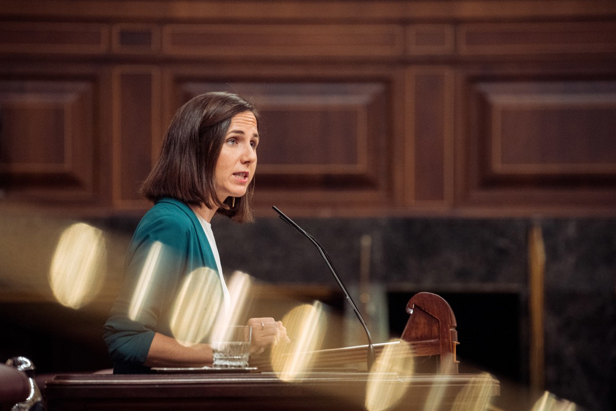 La secretaria general de Podemos, Ione Belarra, interviene durante un pleno en el Congreso de los Diputados